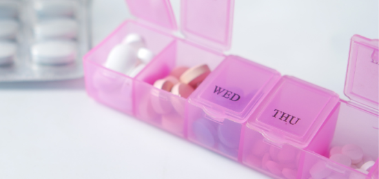 Pastillero con medicación dosificada por días